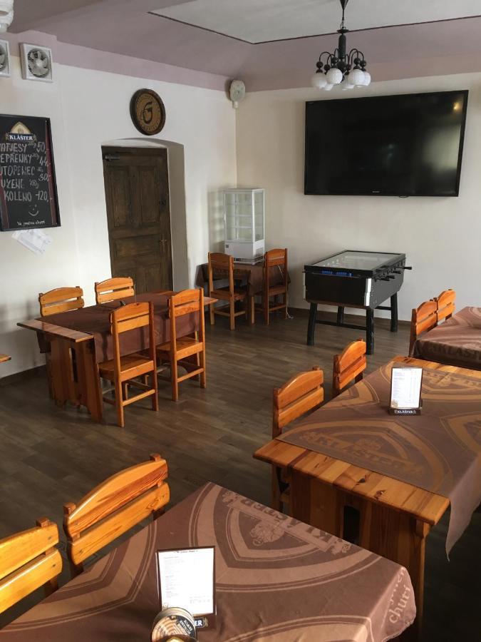 Restaurace U Kostela Hotel Marianske Radcice ภายนอก รูปภาพ